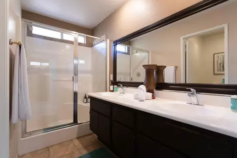 Bath - 82406 Gregory Ct, Indio, CA 92201 photo 7 of 8