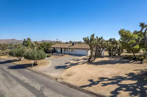 7801 Aster Ave, Yucca Valley, CA 92284 photo 3