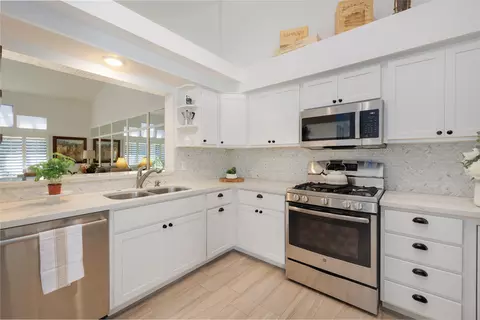 248 Desert Falls Dr E, Palm Desert, CA 92211