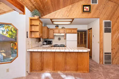 155 Cedar Ln, Sugarloaf, CA 92386 photo 13