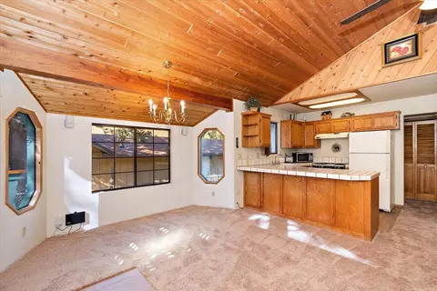 155 Cedar Ln, Sugarloaf, CA 92386 photo 12