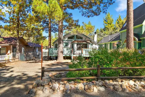 155 Cedar Ln, Sugarloaf, CA 92386