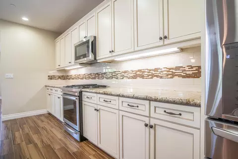 Kitchen - 51235 Longmeadow St, Indio, CA 92201 photo 2 of 3