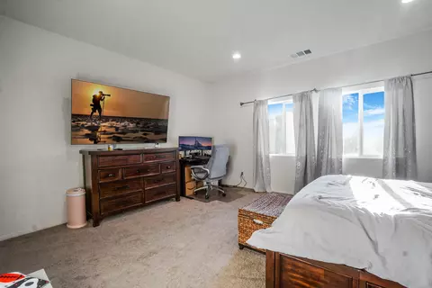 Bedroom - 44537 Beringer Dr, Indio, CA 92203 photo 1 of 4