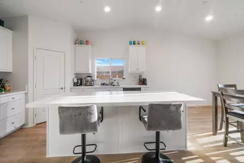Kitchen - 44537 Beringer Dr, Indio, CA 92203 photo 2 of 3