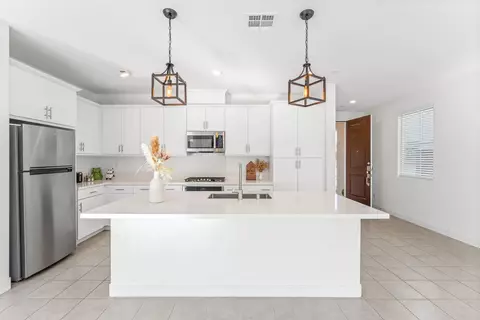 76363 Cambridge Dr, Palm Desert, CA 92211