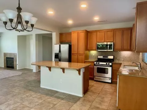82722 Matthau Dr, Indio, CA 92201 photo 2