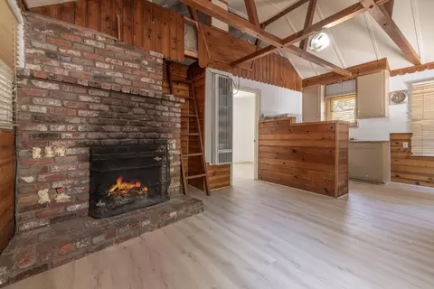 Living - 991 Cameron Dr, Big Bear Lake, CA 92315 photo 2 of 3