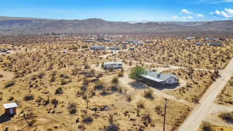 View/Area - 925 Inca Trl, Yucca Valley, CA 92284 photo 4 of 6