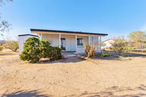 Exterior - 925 Inca Trl, Yucca Valley, CA 92284 photo 4 of 4