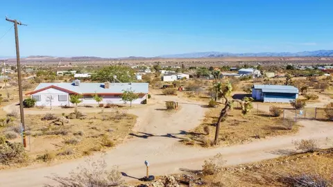 View/Area - 925 Inca Trl, Yucca Valley, CA 92284 photo 3 of 6