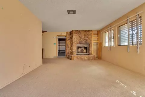 Living - 925 Inca Trl, Yucca Valley, CA 92284 photo 1 of 4
