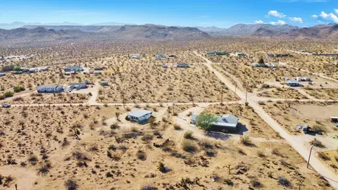 View/Area - 925 Inca Trl, Yucca Valley, CA 92284 photo 5 of 6