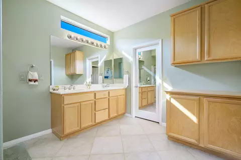 Bath - 60246 Sweetshade Ln, La Quinta, CA 92253 photo 1 of 3