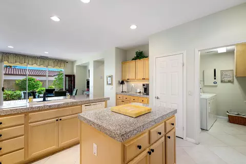 Kitchen - 60246 Sweetshade Ln, La Quinta, CA 92253 photo 5 of 8
