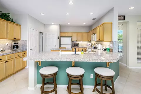 Kitchen - 60246 Sweetshade Ln, La Quinta, CA 92253 photo 2 of 8