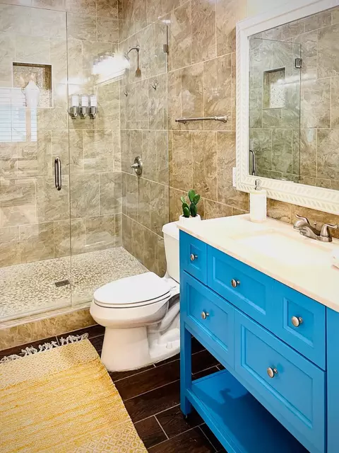 Bath - 84343 Onda Dr, Indio, CA 92203 photo 3 of 4