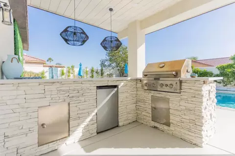 Kitchen - 84343 Onda Dr, Indio, CA 92203 photo 5 of 5
