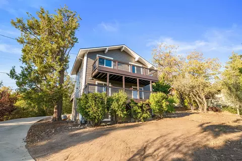 39448 Cline Miller Pl, Fawnskin, CA 92333