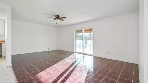 Living - 5530 Chia Ave, Twentynine Palms, CA 92277 photo 3 of 7