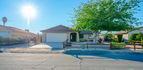 Exterior - 5530 Chia Ave, Twentynine Palms, CA 92277 photo 3 of 9