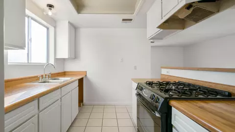 Kitchen - 5530 Chia Ave, Twentynine Palms, CA 92277 photo 3 of 5