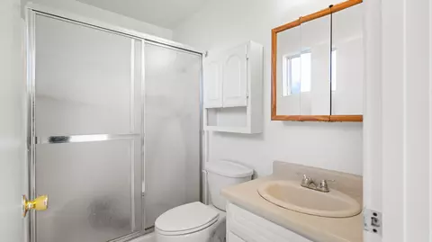 Bath - 5530 Chia Ave, Twentynine Palms, CA 92277 photo 1 of 4
