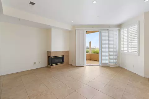 2000 Pacific Coast Hwy, Huntington Beach, CA 92648