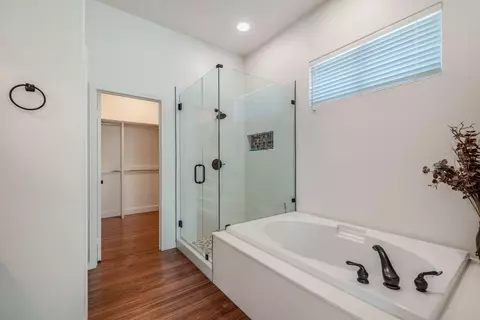 Bath - 44104 Royal Troon Dr, Indio, CA 92201 photo 4 of 5