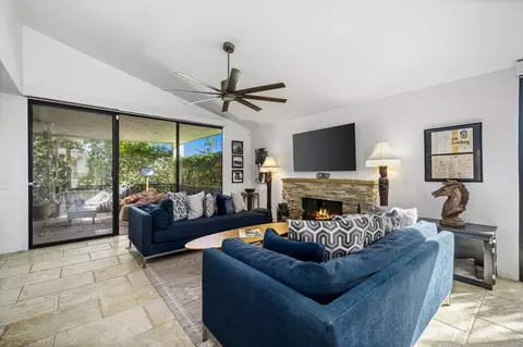 2069 S Caliente Dr, Palm Springs, CA 92264