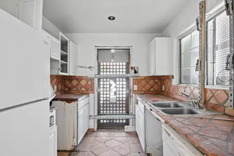 Kitchen - 9936 Fobes Rd, Morongo Valley, CA 92256 photo 1 of 1