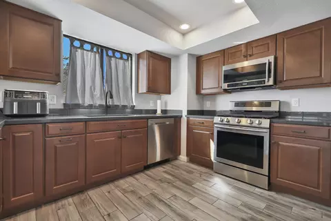 Kitchen - 79040 Bermuda Dunes Dr, Bermuda Dunes, CA 92203 photo 3 of 4