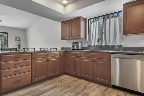 Kitchen - 79040 Bermuda Dunes Dr, Bermuda Dunes, CA 92203 photo 2 of 4