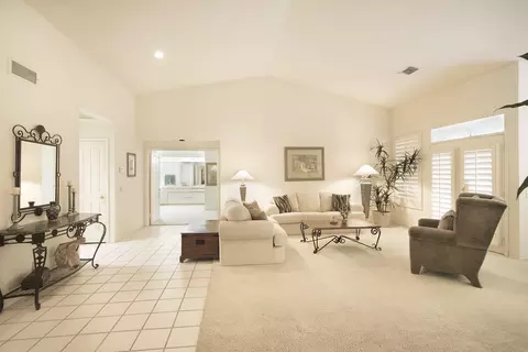 373 Links Dr, Palm Desert, CA 92211