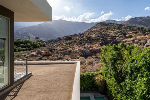 2809 S Palm Canyon Dr, Palm Springs, CA 92264