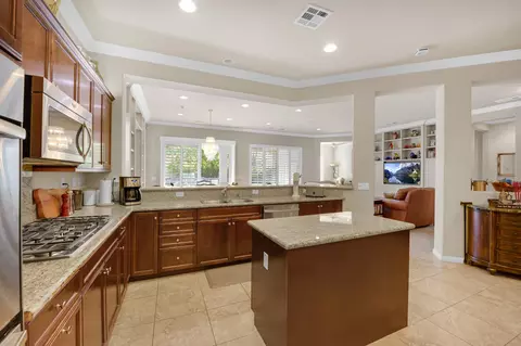 Kitchen - 39608 Corte Chimborazo, Indio, CA 92203 photo 4 of 5