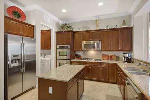 Kitchen - 39608 Corte Chimborazo, Indio, CA 92203 photo 3 of 5