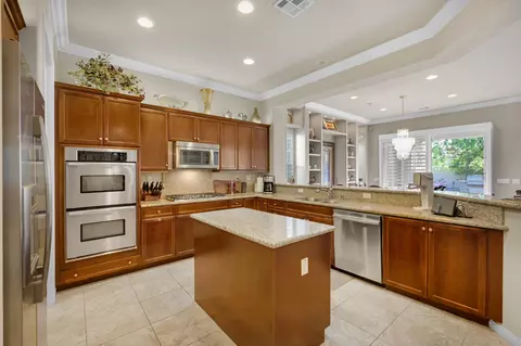 Kitchen - 39608 Corte Chimborazo, Indio, CA 92203 photo 2 of 5