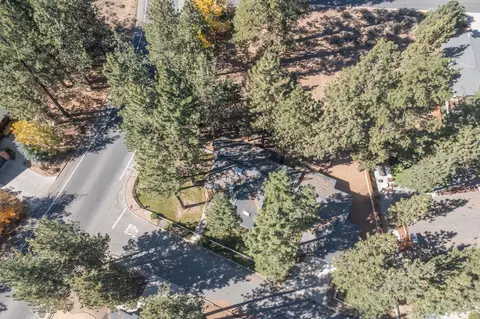 View/Area - 210 Pinecrest Dr, Big Bear Lake, CA 92315 photo 1 of 6