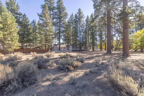 Exterior - 210 Pinecrest Dr, Big Bear Lake, CA 92315 photo 12 of 12