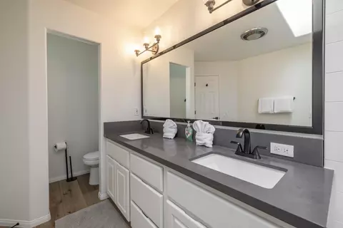 Bath - 210 Pinecrest Dr, Big Bear Lake, CA 92315 photo 2 of 5