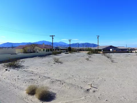 1518 Thunderbird Ave, Thermal, CA 92274 photo 1