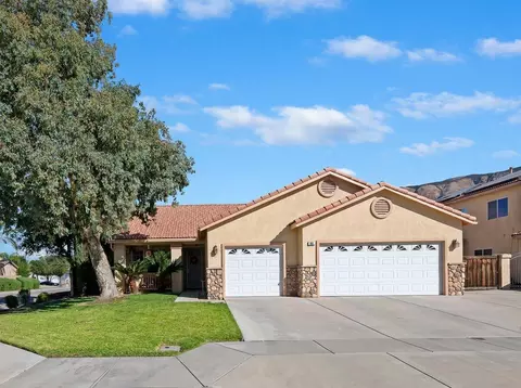 965 Newport Dr, San Jacinto, CA 92583