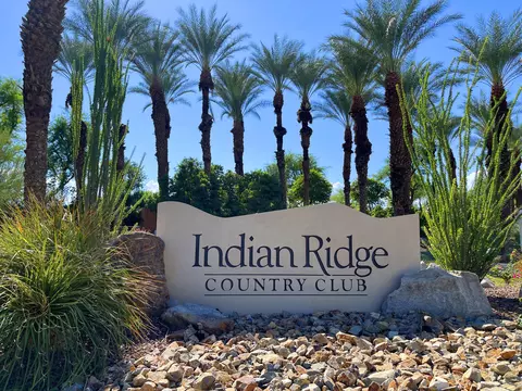 270 Tomahawk Dr, Palm Desert, CA 92211