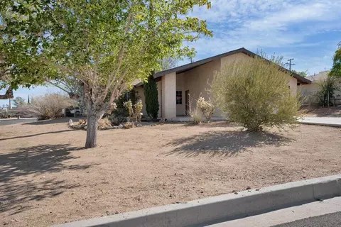 7349 Goleta Ave, Yucca Valley, CA 92284 photo 2