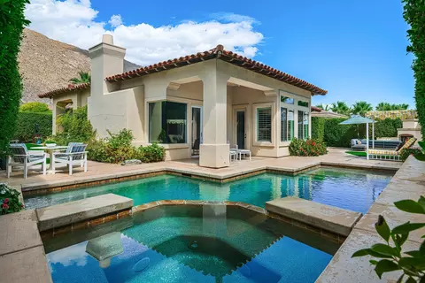 646 Big Canyon Dr E, Palm Springs, CA 92264