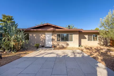 Exterior - 7776 Fox Trl, Yucca Valley, CA 92284 photo 7 of 13