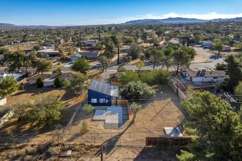 View/Area - 7776 Fox Trl, Yucca Valley, CA 92284 photo 3 of 4