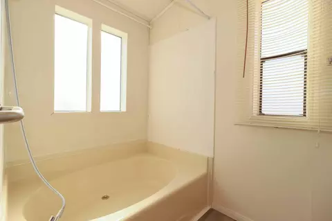 Bath - 70645 Neptune Dr, Mecca, CA 92254 photo 2 of 4