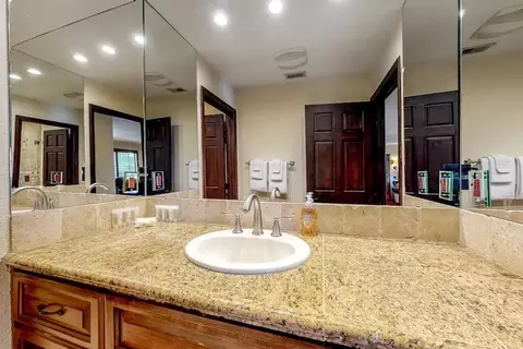 Bath - 82562 Doolittle Dr, Indio, CA 92201 photo 2 of 3